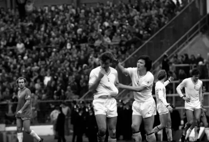 Framed Print : F. A Cup Football. Chelsea 2 v. Tottenham Hotspurs 3. F. A. Cup March 1982 LF08-16-165
