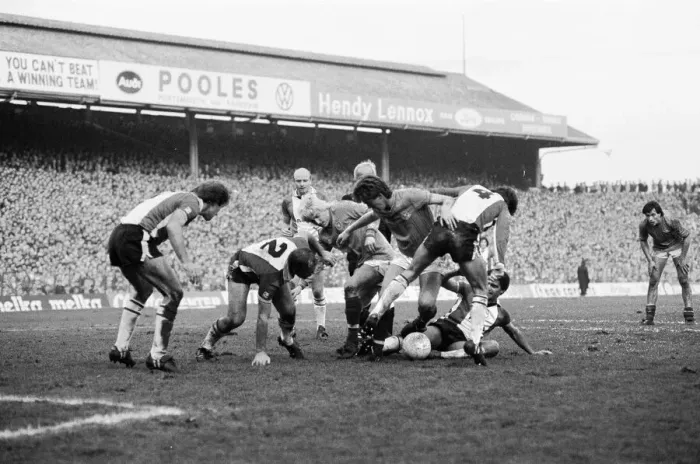 Framed Print : FA Cup 5th round tie. Portsmouth 0 v. Southampton 1. 29th January 1984