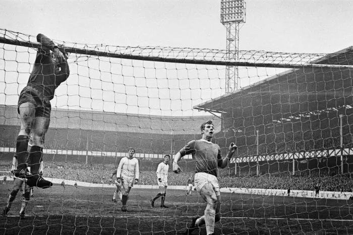 Framed Print : FA Cup Fifth Round match at Goodison Park. Everton 2 v Tranmere Rovers 0 Framed Print : FA Cup Fifth Round match at Goodison Park. Everton 2 v Tranmere Rovers 0