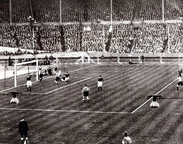FA Cup Final 1932. Newcastle United vs Arsenal. Newcastle United won 2-0
