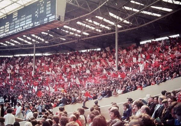 FA Cup Final 1977 football fans Liverpool v Manchester United supporters with banners