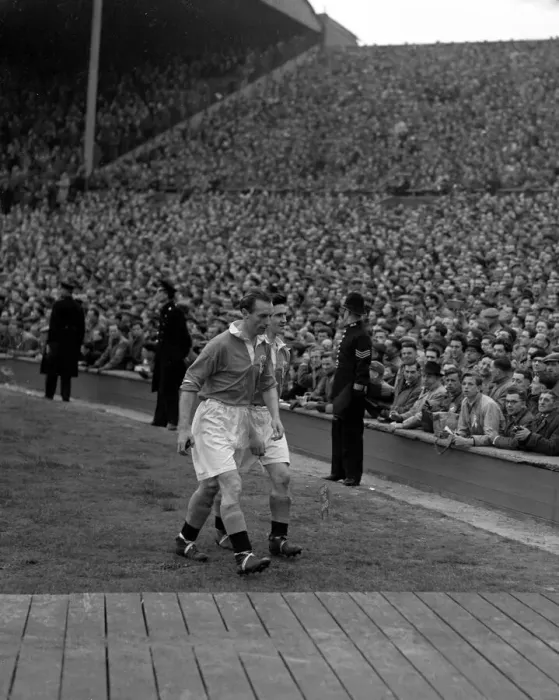 Framed Print : FA Cup final. Blackpool 2 v Newcastle 0. 28th April 1951. Stanley Matthews