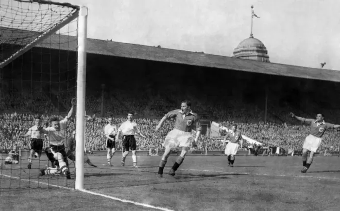 Framed Print : FA Cup Final at Wembley Stadium Blackpool 4 v Bolton Wanderers 3