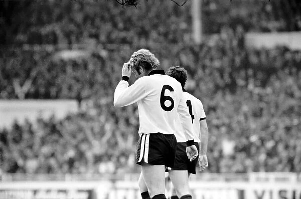 FA Cup Final at Wembley Stadium West Ham 2 v Fulham 0 Bobby Moore dejected