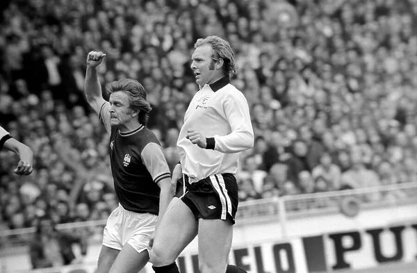 FA Cup Final at Wembley Stadium West Ham 2 v Fulham 0 Bobby Moore of Fulham