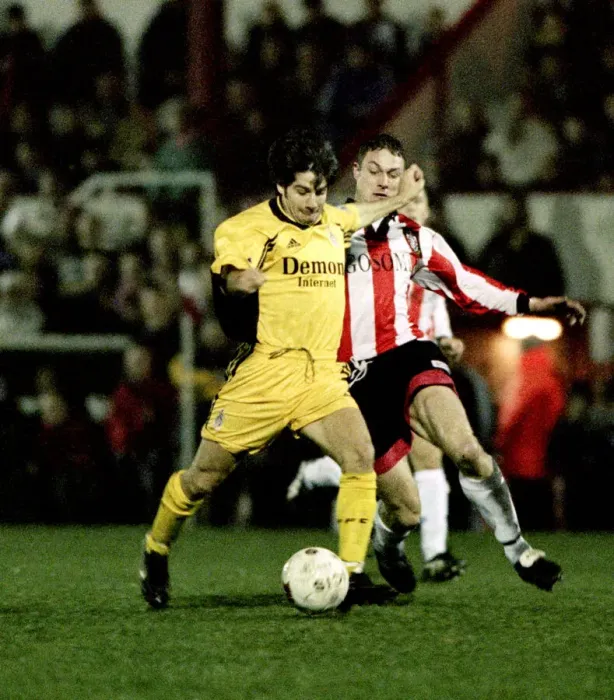 Framed Print : FA Cup, Fulham v. RMI Leigh. Paul Peschisolido scoring for Fulham 24th November Framed Print : FA Cup, Fulham v. RMI Leigh. Paul Peschisolido scoring for Fulham 24th November