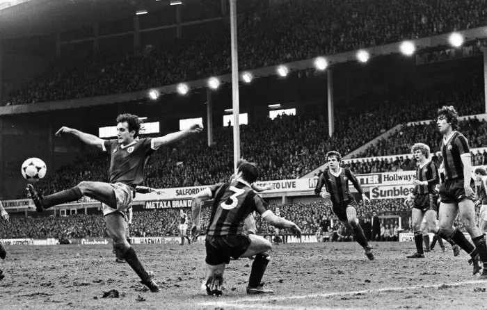 Framed Print : FA Cup Quarter Final match at Goodison Park. Final score Everton 2 v Manchester Framed Print : FA Cup Quarter Final match at Goodison Park. Final score Everton 2 v Manchester