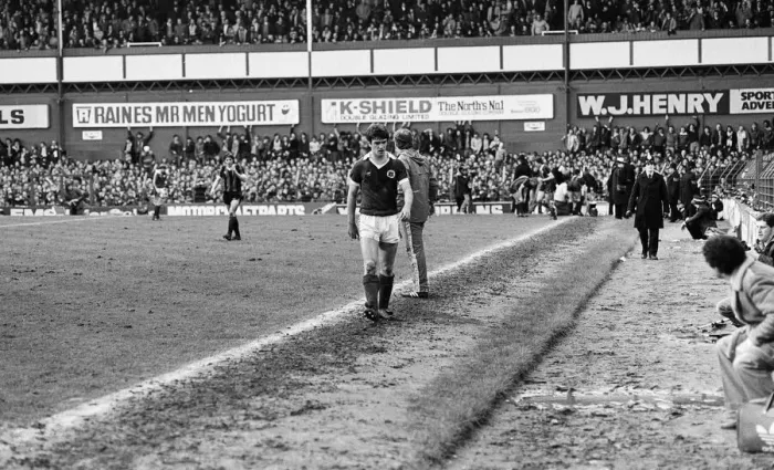 Framed Print : FA Cup Quarter Final match at Goodison Park. Final score Everton 2 v Manchester