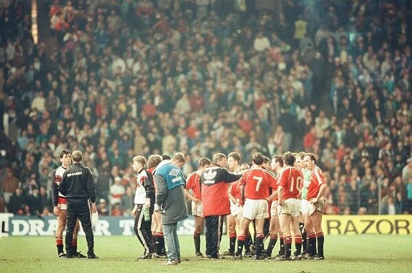 FA Cup Replay. Manchester United 2 v. Oldham Athletic 1. 11th April 1990