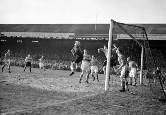 Framed Print : FA Cup Third Round match at Carrow Road. Norwich City 3 v Liverpool 1 Framed Print : FA Cup Third Round match at Carrow Road. Norwich City 3 v Liverpool 1