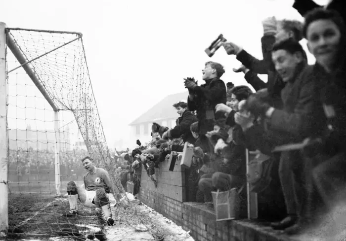 Framed Print : FA Cup Third Round match at St Georges Lane. Worcester City 2 v Liverpool 1 Framed Print : FA Cup Third Round match at St Georges Lane. Worcester City 2 v Liverpool 1