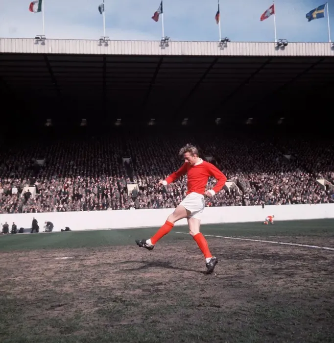 Framed Print : FA Cup Semi Final Manchester United v Leeds Denis Law 1965 Framed Print : FA Cup Semi Final Manchester United v Leeds Denis Law 1965