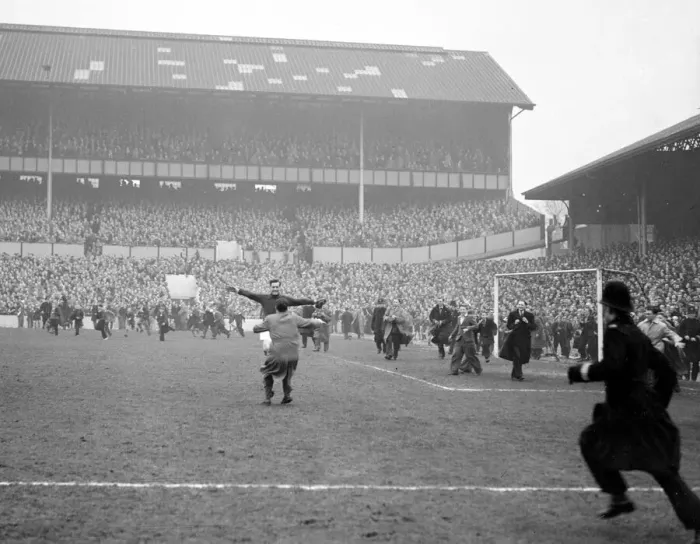 Framed Print : FA Cup Semi Final Replay at White Hart Lane March 1950 Arsenal 1 v Chelsea 0