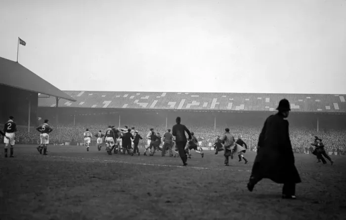 Framed Print : FA Cup Semi Final Replay at White Hart Lane March 1950 Arsenal 1 v Chelsea 0 Framed Print : FA Cup Semi Final Replay at White Hart Lane March 1950 Arsenal 1 v Chelsea 0