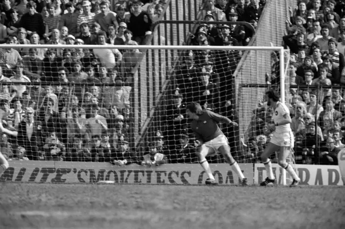 Framed Print : F.A Cup Semi Final - West Ham 1 v. Everton 1. April 1980 LF02-26-139 *** Local Caption Framed Print : F.A Cup Semi Final - West Ham 1 v. Everton 1. April 1980 LF02-26-139 *** Local Caption