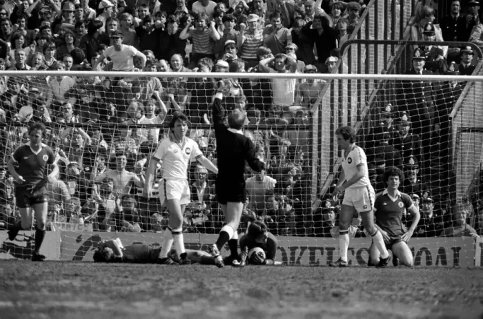 Framed Print : F.A Cup Semi Final - West Ham 1 v. Everton 1. April 1980 LF02-26-106 *** Local Caption Framed Print : F.A Cup Semi Final - West Ham 1 v. Everton 1. April 1980 LF02-26-106 *** Local Caption