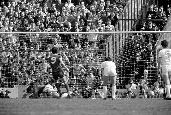 F.A Cup Semi Final - West Ham 1 v. Everton 1. April 1980 LF02-26-050 *** Local Caption