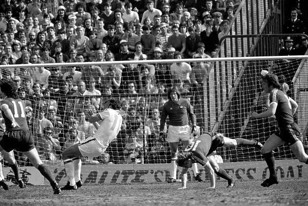 F.A Cup Semi Final - West Ham 1 v. Everton 1. April 1980 LF02-26-033 *** Local Caption