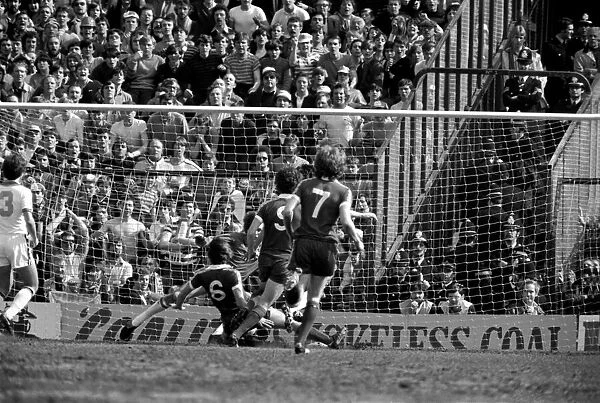 F.A Cup Semi Final - West Ham 1 v. Everton 1. April 1980 LF02-26-072 *** Local Caption