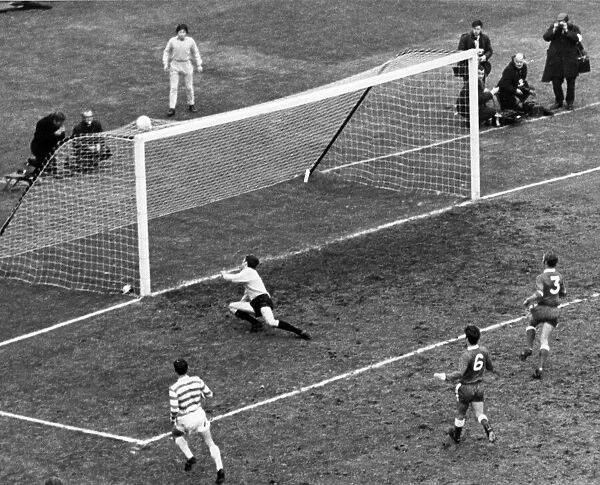 FA Scottish Cup Final. 11th April 1970. Bobby Lennox scores for