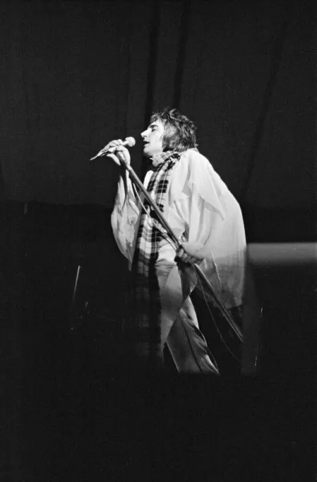 Framed Print : The Faces, featuring Rod Stewart perform at The Reading Festival on Saturday 25th August