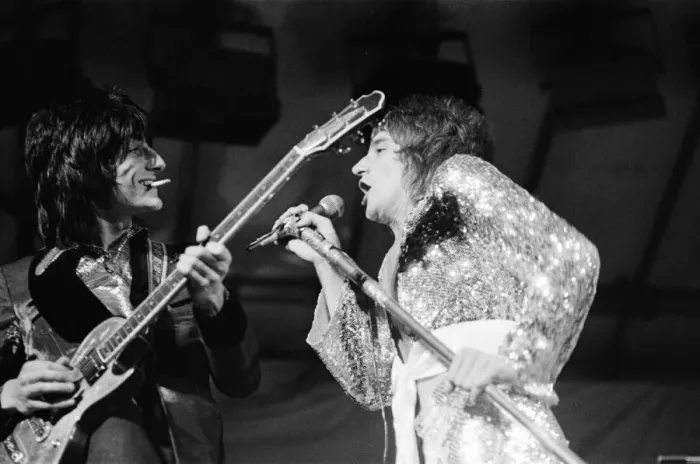 Framed Print : The Faces featuring Rod Stewart perform at The Reading Festival Saturday August 12th 1972 Framed Print : The Faces featuring Rod Stewart perform at The Reading Festival Saturday August 12th 1972