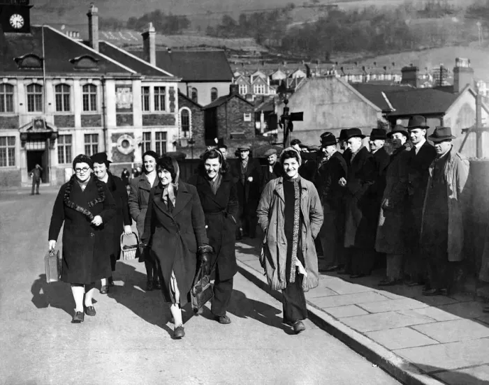 Framed Print : Factory girls on way home, at Mountain Ash, Patting. Miners now on strike Framed Print : Factory girls on way home, at Mountain Ash, Patting. Miners now on strike