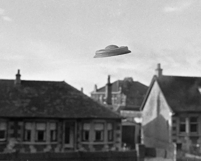 Framed Print : Faked UFO image created by the Hamilton Advertiser to illustrate extraterrestrial