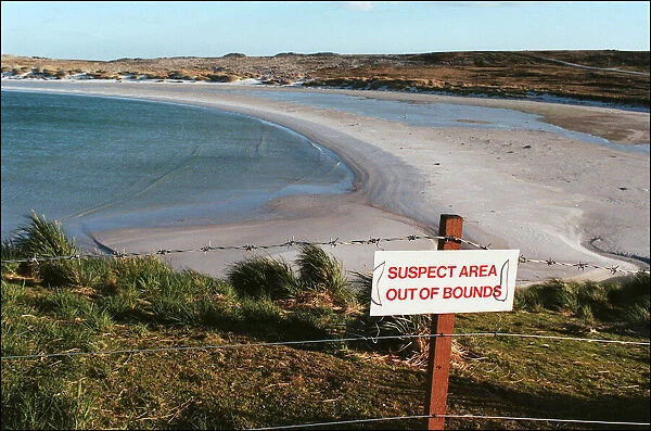 Falkland Islands re-visited. Suspect Area out of bounds due to the war - 5th March 1999