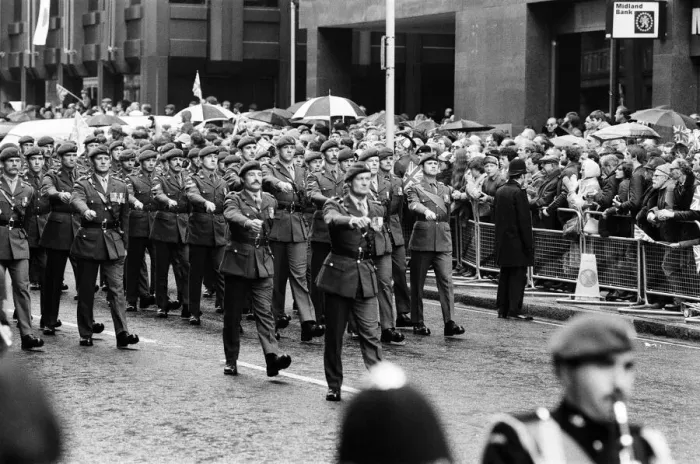 Framed Print : Falklands Victory Parade, London. 12th October 1982 Framed Print : Falklands Victory Parade, London. 12th October 1982