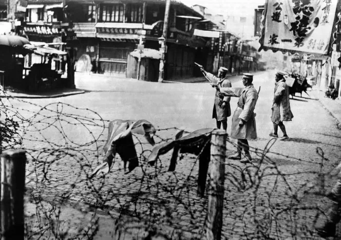 Framed Print : The fall of Shanghai during the Chinese Civil war The few remaining Northern