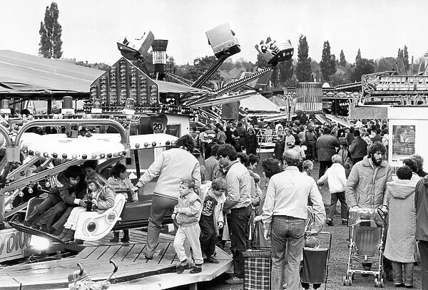 Families enjoying themselves at the Crock Fair on Hearsall Common. 29th May 1984