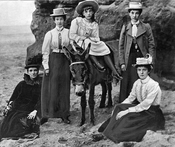 A family outing to the beach in 1901