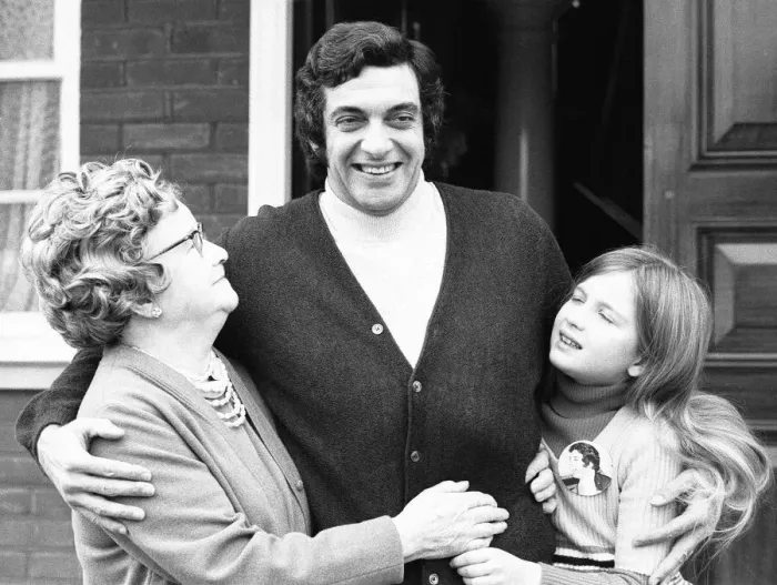 Framed Print : Famous entertainer Frankie Vaughan met the oldest and the youngest of his fan club Framed Print : Famous entertainer Frankie Vaughan met the oldest and the youngest of his fan club