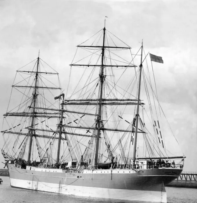 Framed Print : The famous four-masted Barque sailing ship Abraham Rydberg arriving at Blyth harbour for Framed Print : The famous four-masted Barque sailing ship Abraham Rydberg arriving at Blyth harbour for