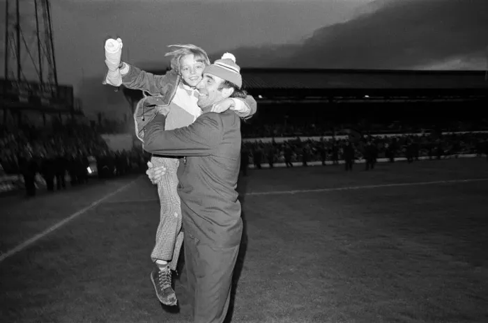Framed Print : A fan jumps into the arms of Sunderland manager Bob Stokoe during the homecoming Framed Print : A fan jumps into the arms of Sunderland manager Bob Stokoe during the homecoming