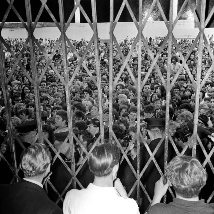 Framed Print : Fans await the arrival of The Beatles in Scarborough. 9 August 1964