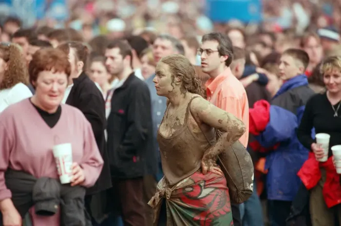 Framed Print : Fans covered in mud, at Margam Park to watch Catatonia performing, South Wales Framed Print : Fans covered in mud, at Margam Park to watch Catatonia performing, South Wales
