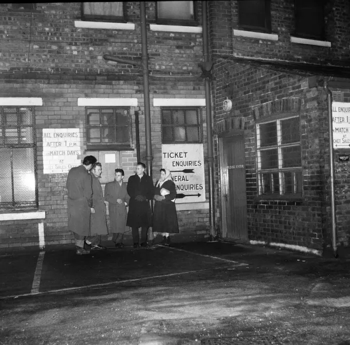 Framed Print : Fans queue at Old Trafford for tickets to see Manchester United verses Sheffield