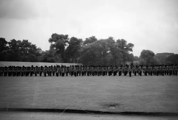 Framed Print : The farewell parade of the 3rd Battalion of the Grenadier Guards in the garden of Framed Print : The farewell parade of the 3rd Battalion of the Grenadier Guards in the garden of