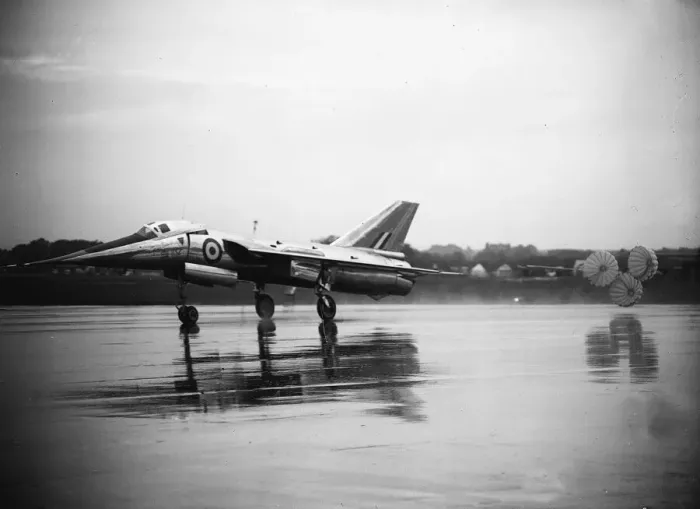 Framed Print : Farnborough Air Show 1956 Fairey Delta 2 jet fighter using the parachute for