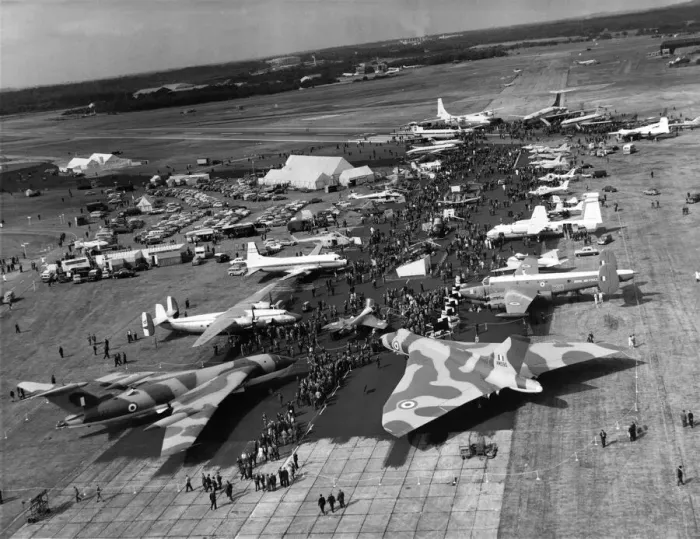 Framed Print : Farnborough air show opens after two-year break. A birds Framed Print : Farnborough air show opens after two-year break. A birds