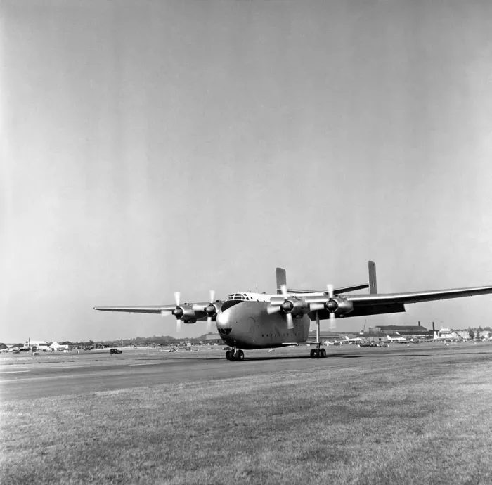 Framed Print : Farnborough Airshow 1953. The Blackburn Beverly Seen here taking off. October 1953 D5521 Framed Print : Farnborough Airshow 1953. The Blackburn Beverly Seen here taking off. October 1953 D5521