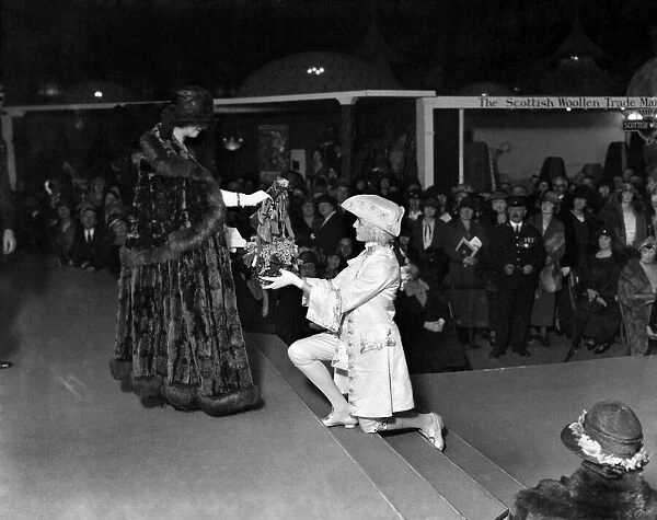 Fashion 1920 s: Princess Ali Khan opens the Daily Mirror fashion fair at Holland