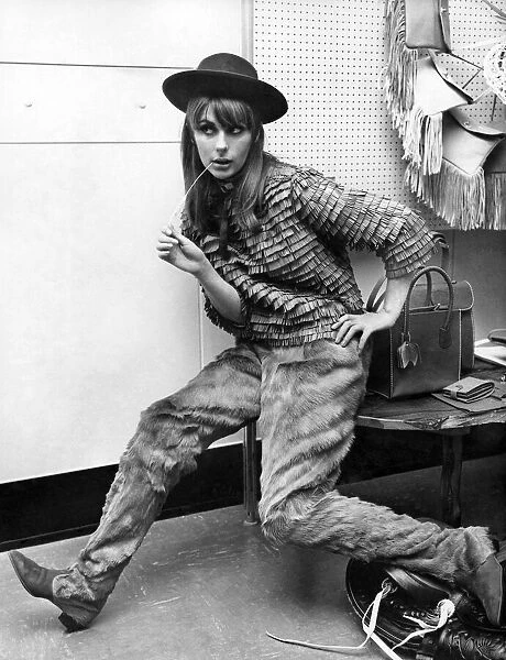 Fashion 1960s. Looking lovely, western style. Is this the reason why so many young men