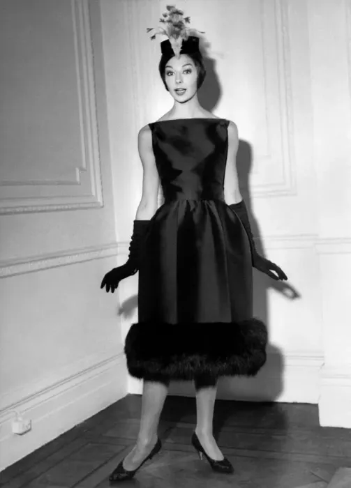 Framed Print : Fashion. Its my fur lady this winter. Gleaming black fox fur makes a wide Framed Print : Fashion. Its my fur lady this winter. Gleaming black fox fur makes a wide