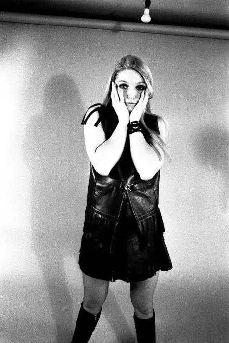 Framed Print : A fashion shoot from 13 April 1970 - A model wears a dress with knee lenght boots Framed Print : A fashion shoot from 13 April 1970 - A model wears a dress with knee lenght boots