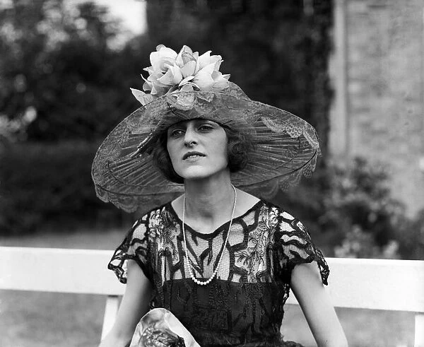 Fashions for Henley, Miss Sara Sample. 1921