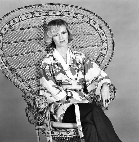 Fashions. Kimonos. Mrs. Linda Bruce Lee. February 1975 75-00710-001