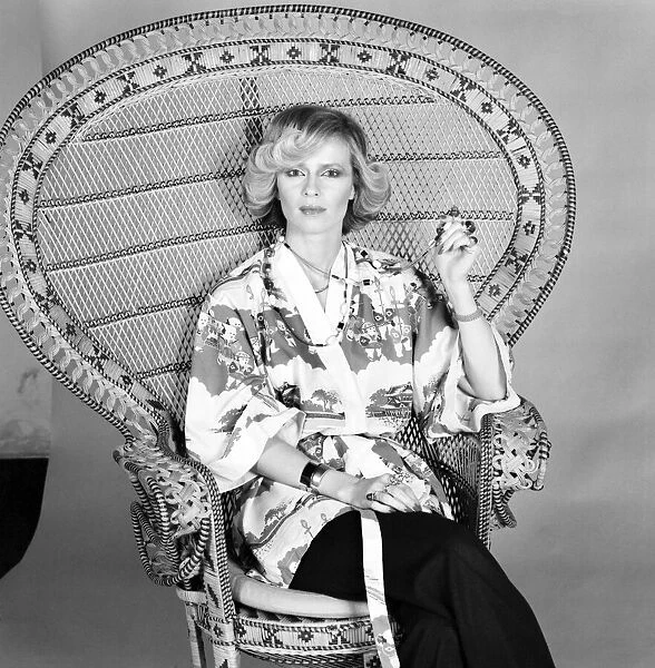 Fashions. Kimonos. Mrs. Linda Bruce Lee. February 1975 75-00710-002